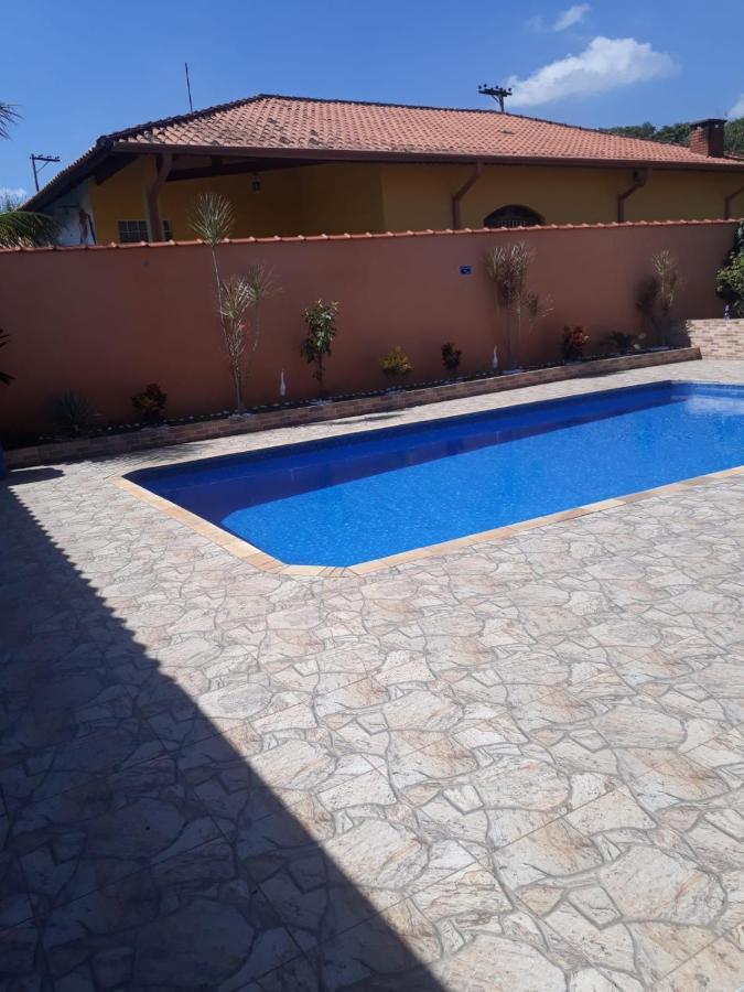 Chacara Bella Vida Com Piscina Churrasqueira Salao De Festas Fogao A Lenha Quadra Aracariguama Exterior foto