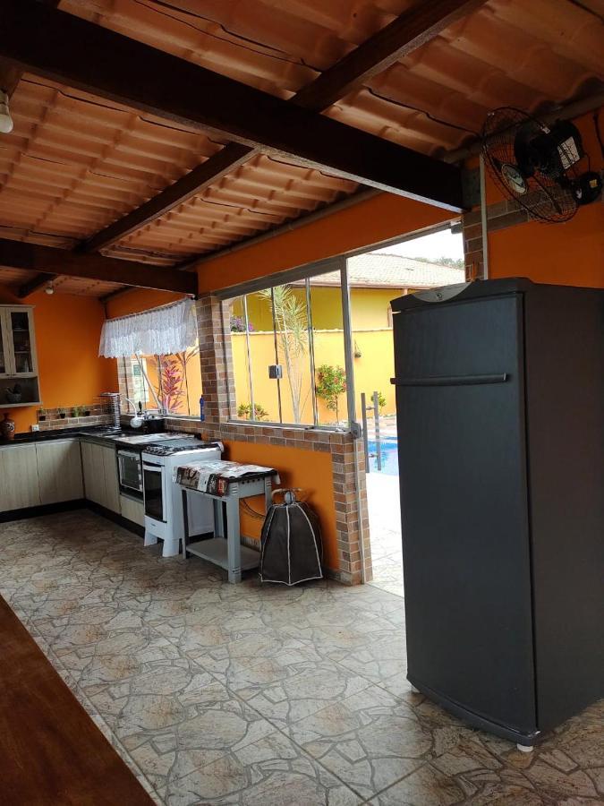 Chacara Bella Vida Com Piscina Churrasqueira Salao De Festas Fogao A Lenha Quadra Aracariguama Exterior foto