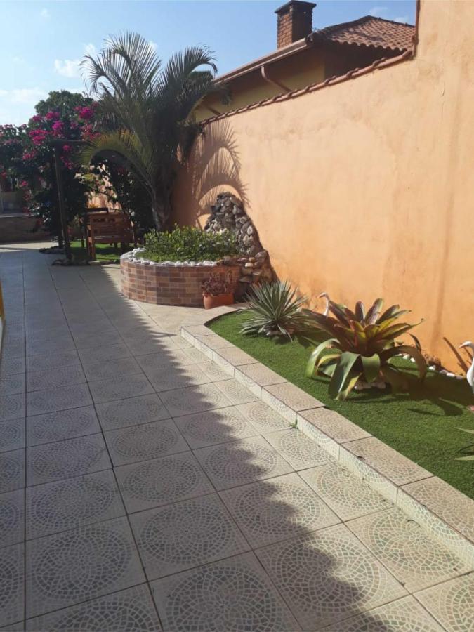 Chacara Bella Vida Com Piscina Churrasqueira Salao De Festas Fogao A Lenha Quadra Aracariguama Exterior foto